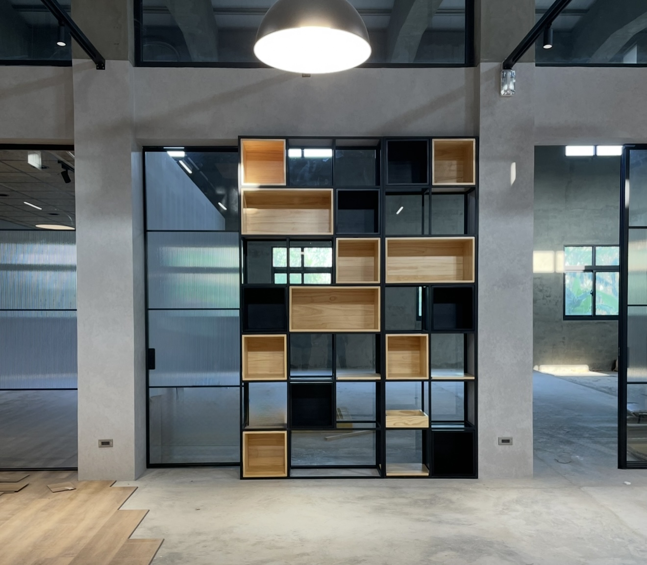 商空『隔間式』訂製展示架案例